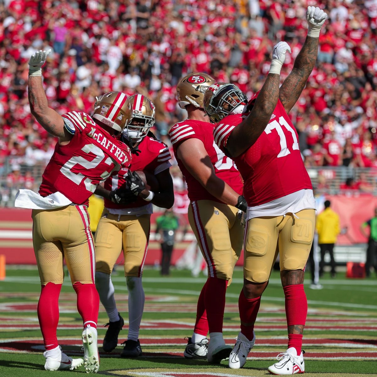 Seahawks, 49ers enter season as NFC West favorites