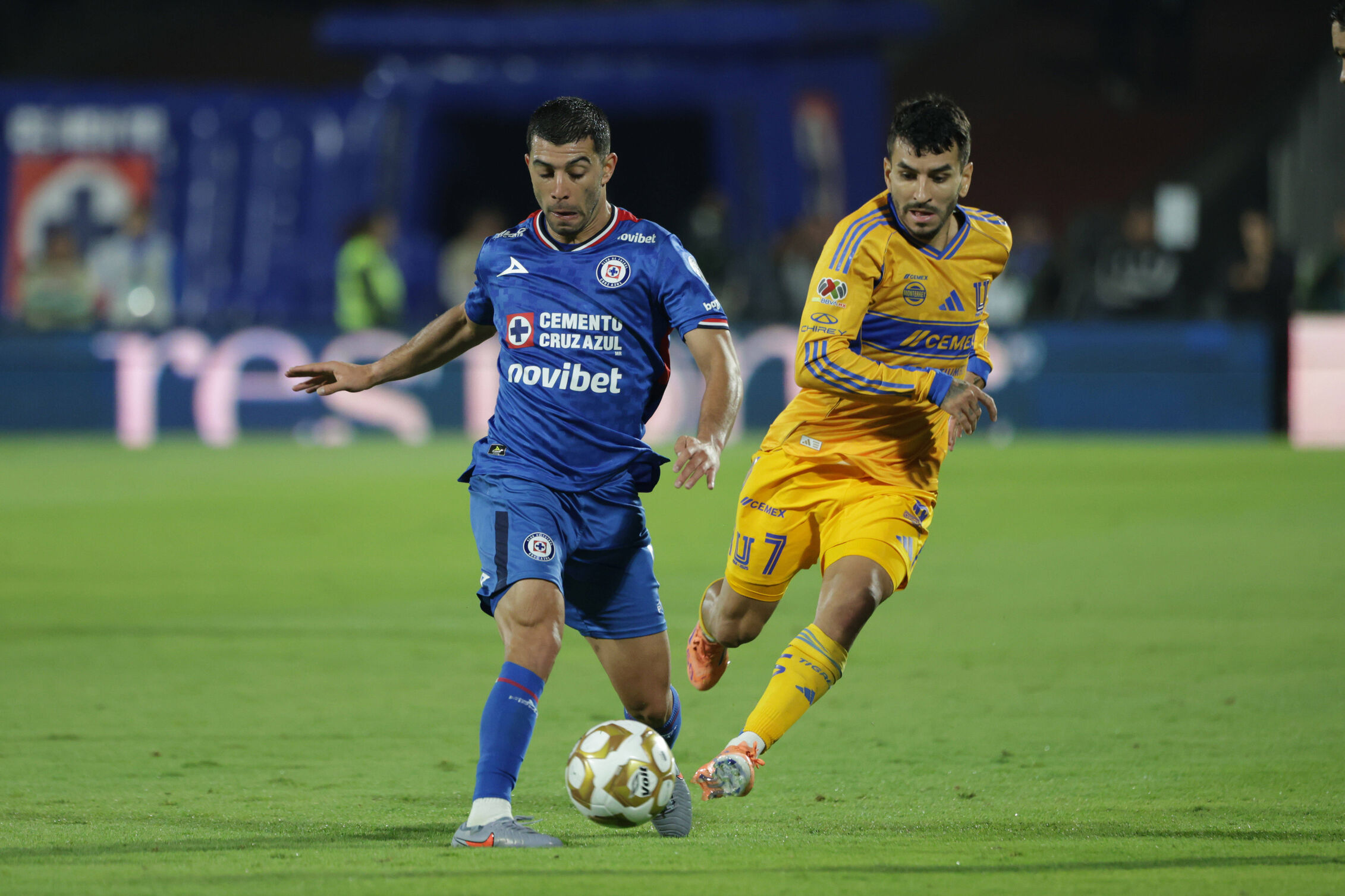 Pronóstico Tigres vs Cruz Azul - Liga MX Apertura 2025 S/F vuelta